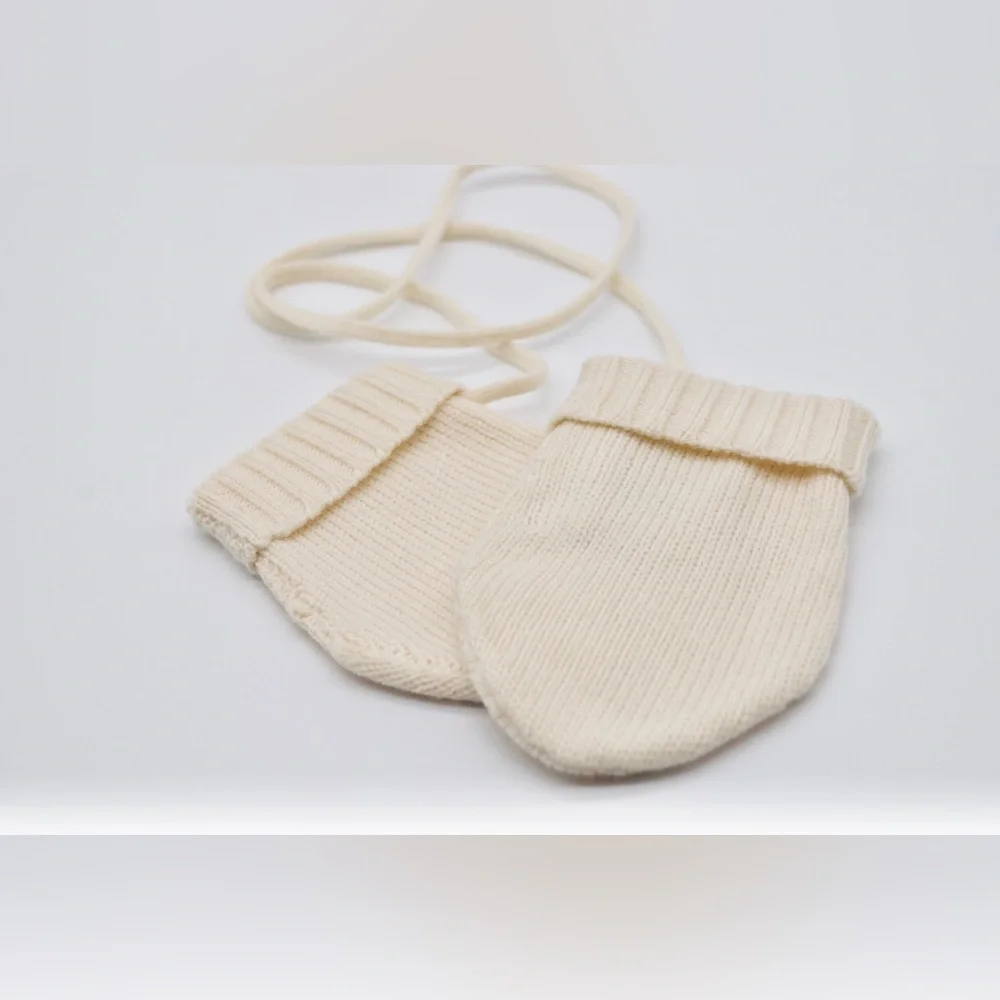 Ovale Baby wool mittens